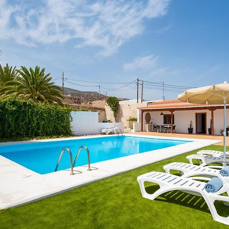 グイマー Private House With Pool & Gardenヴィラ エクステリア 写真