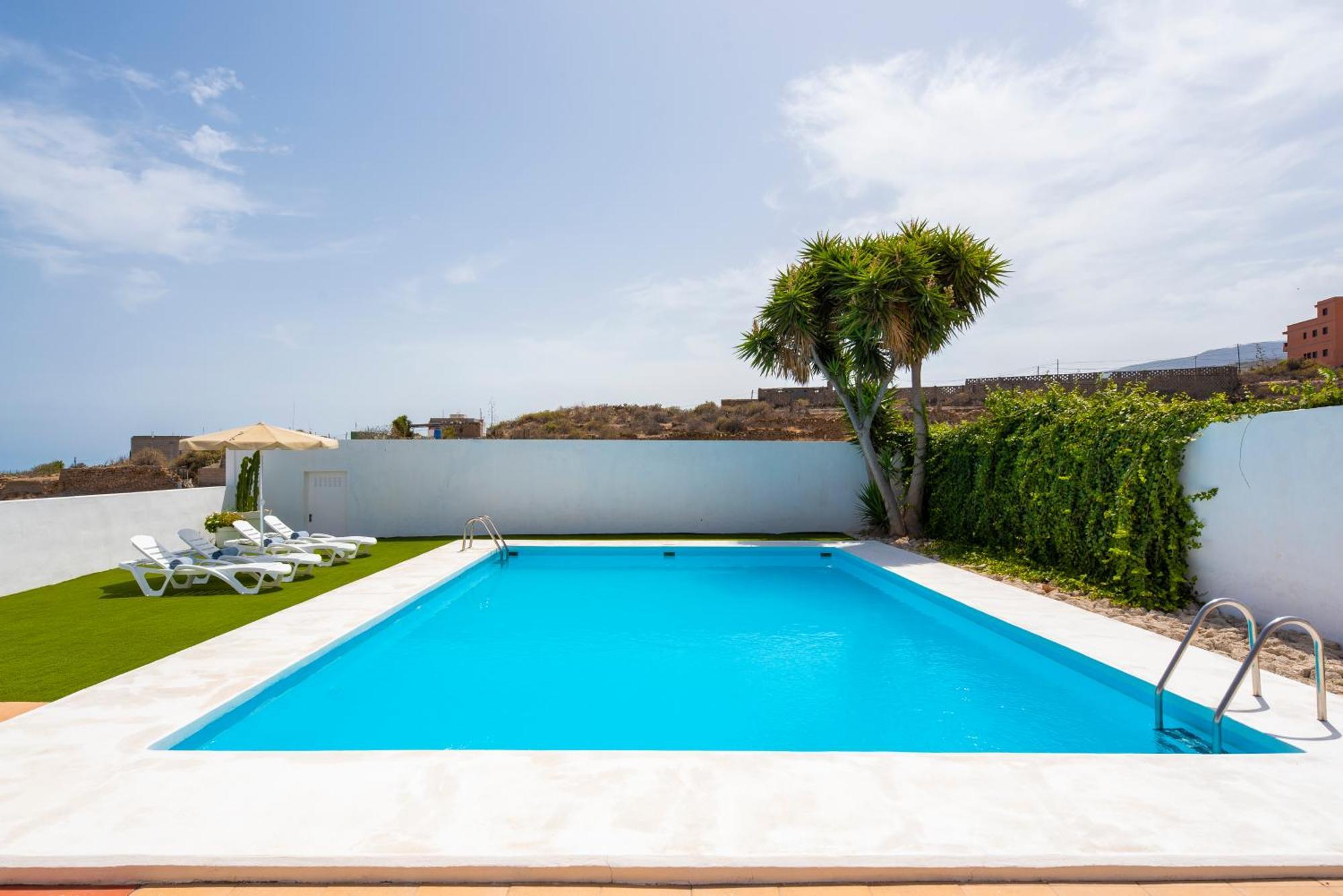 グイマー Private House With Pool & Gardenヴィラ エクステリア 写真